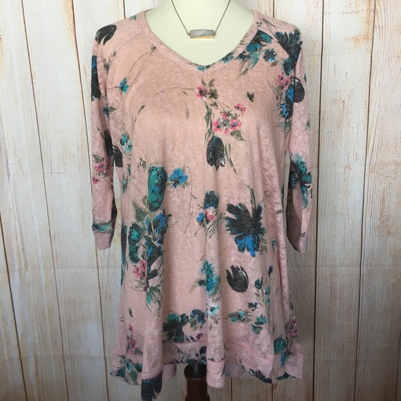 Floral hi-lo v-neck Tunic 🌸 - Picture 3 of 6